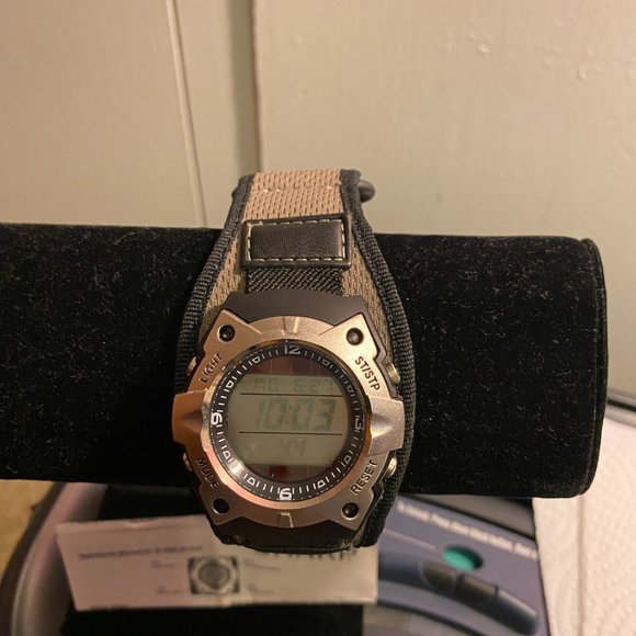 Sharp Digital Watch - Picture 6 of 6